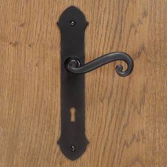 klamka z szyldem na klucz stalowa