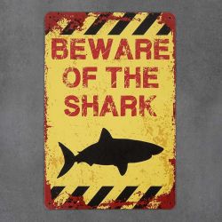 metalowa tabliczka retro beware of the shark