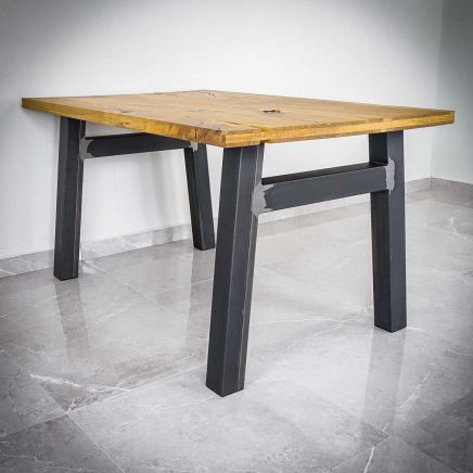 metalowe nogi do drewnianego stołu