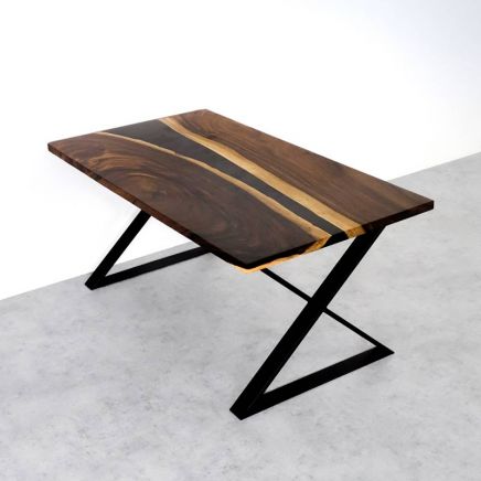 stół z drewna orzechowego nowoczesny