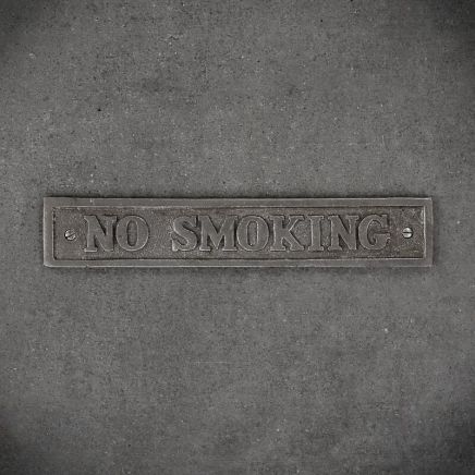 retro emblemat no smoking